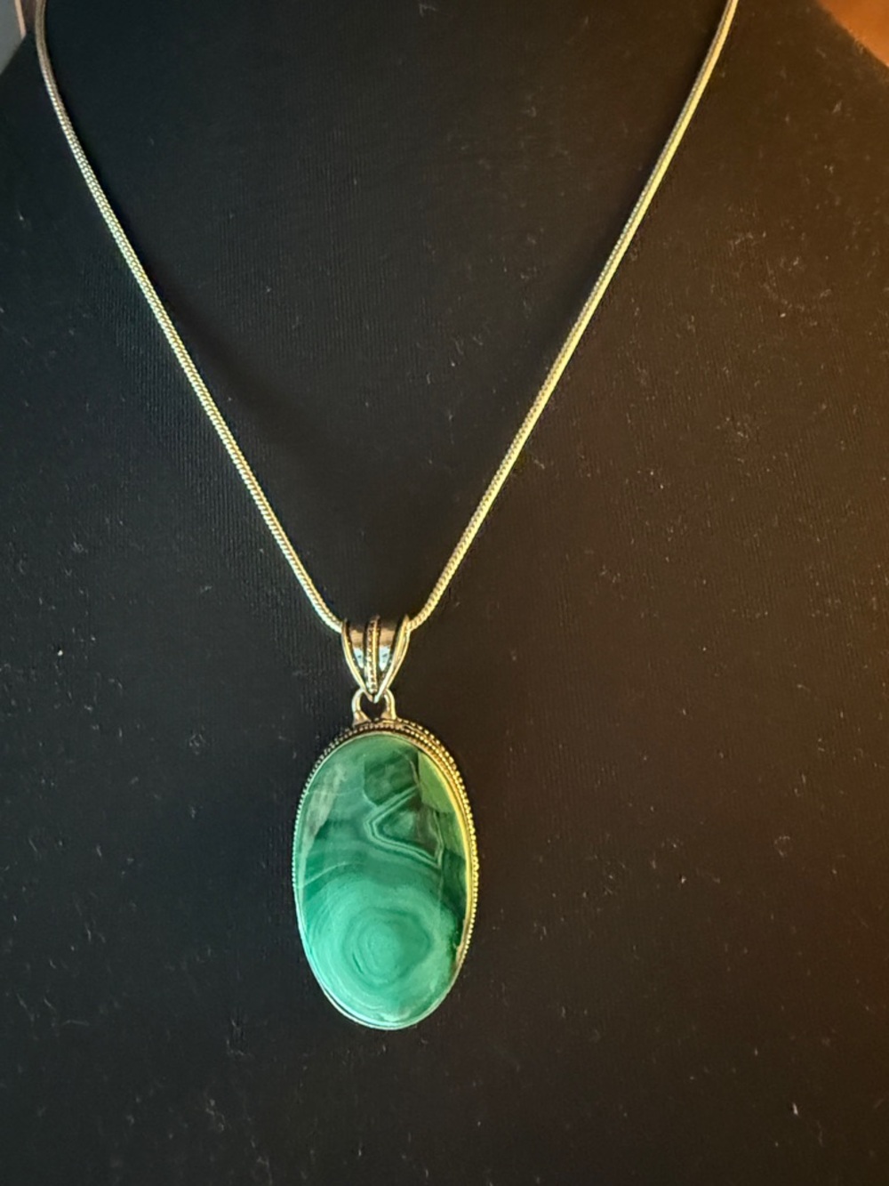 Green Malachite Oval Pendant Necklace - Women Jewelry - Picture 4 of 5